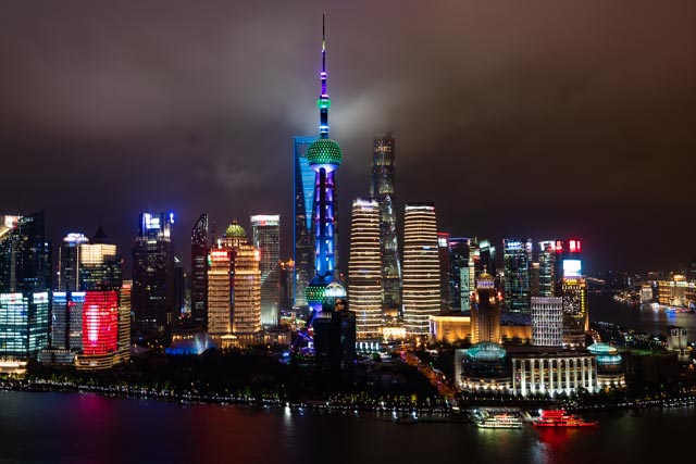 ShanghaiPearlTower_nightCenter.jpg